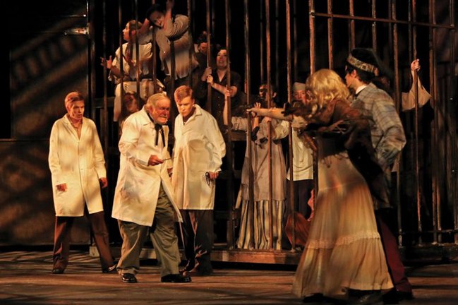 The Company<br />
<em>Sweeney Todd</em> - The Demon Barber of Fleet Street • 2012